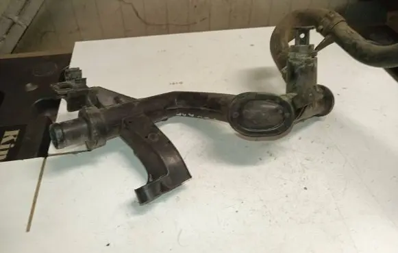 Peugeot 308 Engine coolant pipe/hose 9660660580