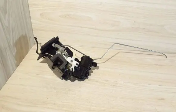 Dacia Spring Front door lock 805036339R