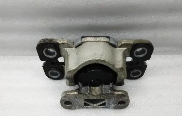 Volvo XC60 Engine mounting bracket 240910 8G9NA1121AH