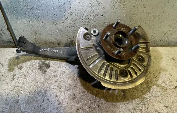 Jeep Grand Cherokee WL Front wheel hub P68483789AC 280208F