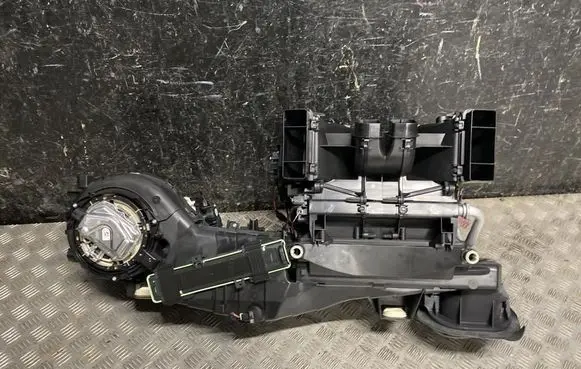 Mercedes-Benz C W206 Interior heater climate box assembly housing A2068300300