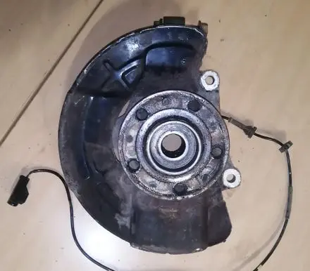 Volvo S60 Front wheel hub spindle knuckle