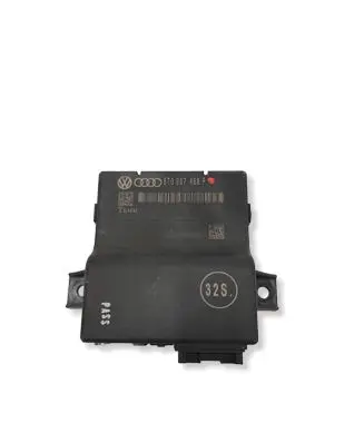 Audi A5 8T 8F Gateway control module 8T0907468F