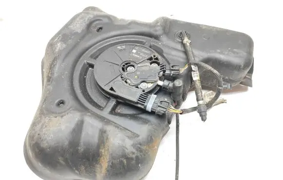 Land Rover Discovery Sport AdBlue liquid reservoir GK725J228A