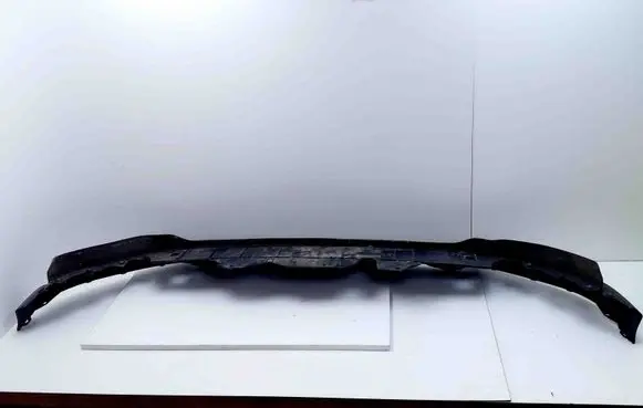 Front bumper lip