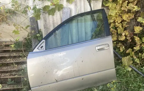 Lexus GS 300 400 430 Front door