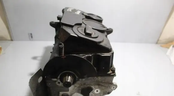 Volkswagen Polo IV 9N3 Engine head 038103373R