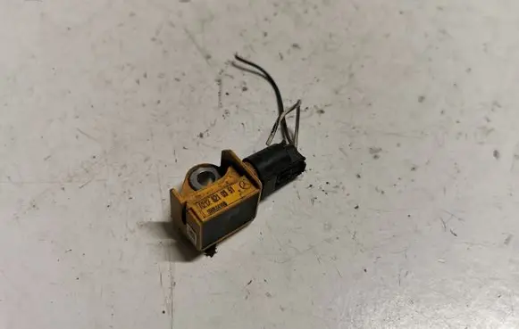 Mercedes-Benz E W212 Airbag deployment crash/impact sensor A2128210351