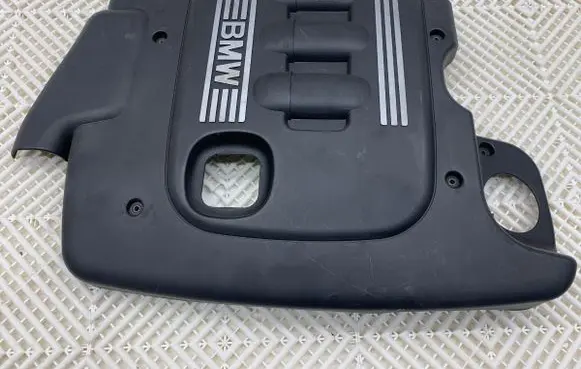 BMW 5 E60 E61 Engine cover (trim) 7789000