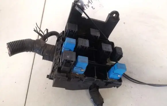 Nissan Primera Fuse box set 24382bv000 7154-7068-30