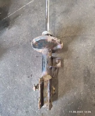 Suzuki Grand Vitara II Front shock absorber/damper
