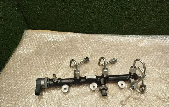 Renault Trafic III (X82) Fuel main line pipe 175219059R 241830377 HMLG15257R