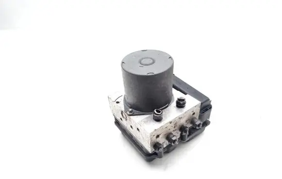 BMW 5 E60 E61 ABS Pump 6758743 0265234136 0265950376