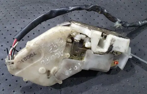 Honda Accord Front door lock