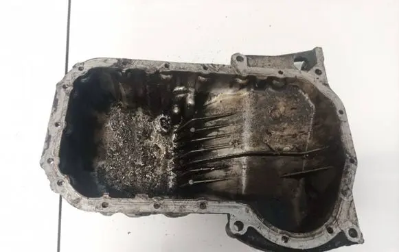Volkswagen PASSAT B5 Oil sump 058103603