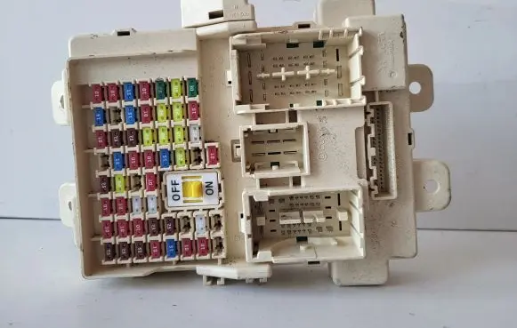 KIA Sportage Fuse module 91950D9590