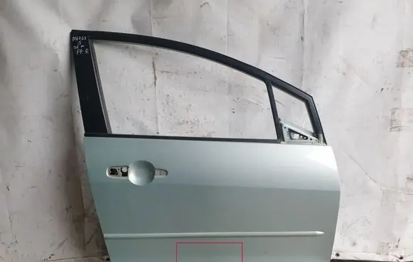Mazda 5 Front door 