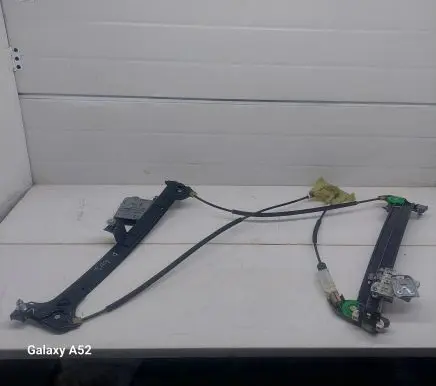 Peugeot 407 Front door electric window regulator 981117101