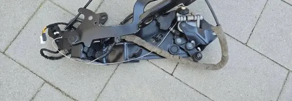 BMW 1 E82 E88 Convertible roof hinge 7174773