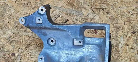 Nissan Qashqai J12 A/C compressor mount bracket 231011A065