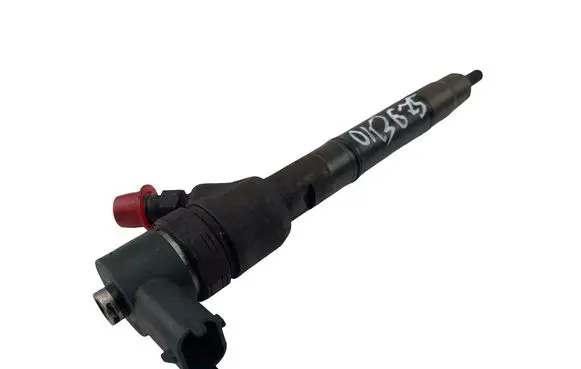 Hyundai Elantra Fuel injector 338002A400