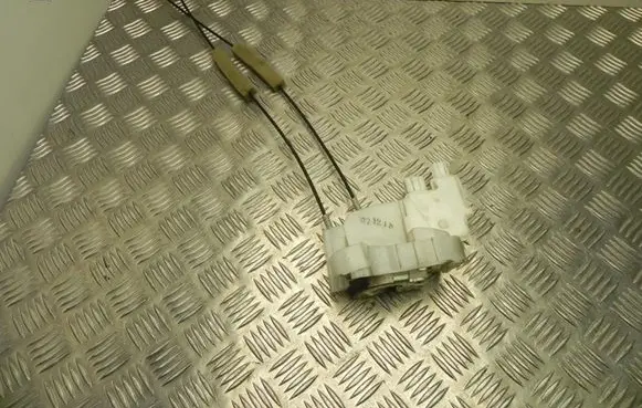Subaru Legacy Front door lock 120718 T1926
