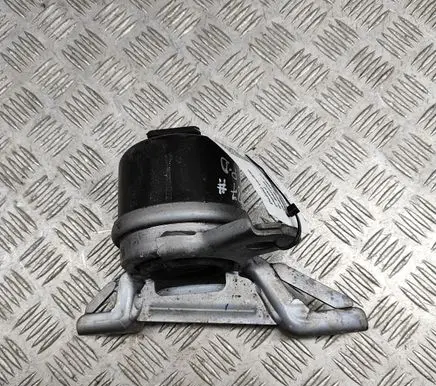 Engine mount bracket