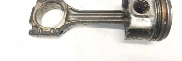 Volkswagen Polo Piston with connecting rod