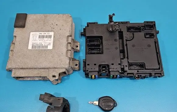 Peugeot 206 Engine control unit/module ECU IAW1AP83 IMPRK1550284