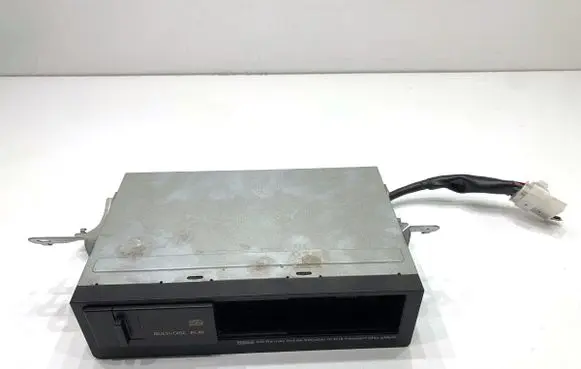 Toyota Land Cruiser (FJ75) CD/DVD changer 8627060070