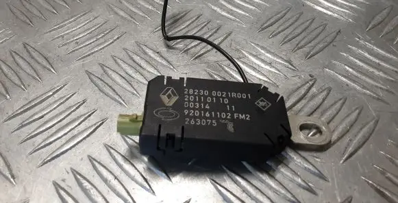 Renault Latitude (L70) Aerial antenna amplifier 282300021R