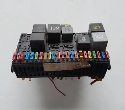 Volkswagen Golf II Fuse box set 357937039