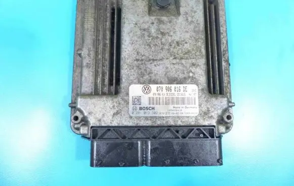 Volkswagen Touareg I Engine control unit/module ECU 0281013302 IMPRK1214632