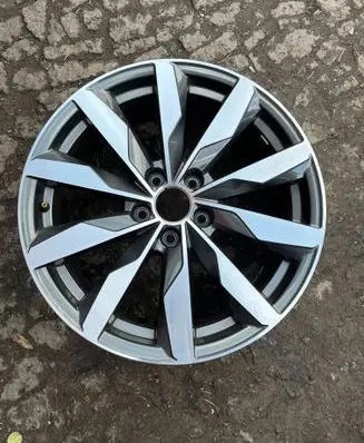 Audi A4 S4 B9 8W R18 alloy rim 8W0601025FJ