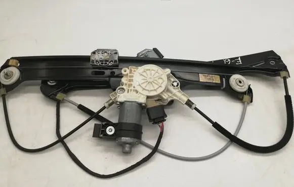 BMW 5 E60 E61 Front door electric window regulator 6981141