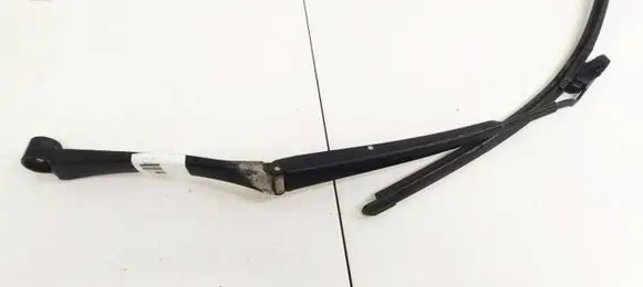 Toyota RAV 4 (XA30) Front wiper blade arm