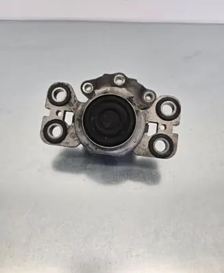 Engine mount bracket