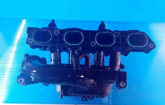 Ford Focus Intake manifold 4M5G9424CF