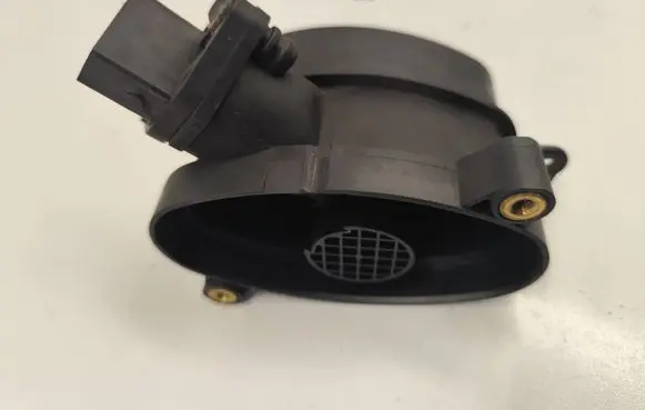 BMW 5 E39 Mass air flow meter 0928400468 1362 7787076