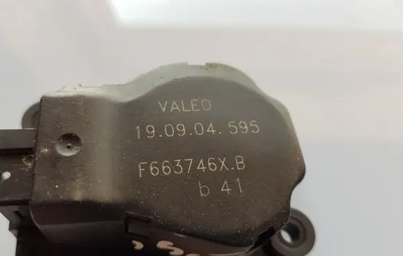 Citroen C3 Air flap motor/actuator F663746XB