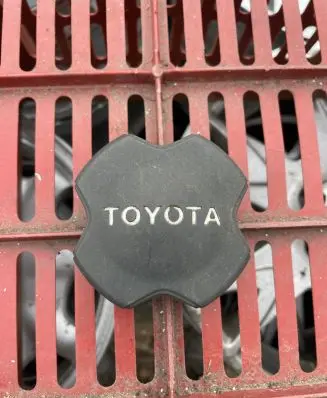 Toyota Corolla E80 Original wheel cap
