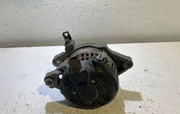 Toyota RAV 4 (XA40) Generator/alternator 1042113462 3703G 2706037190