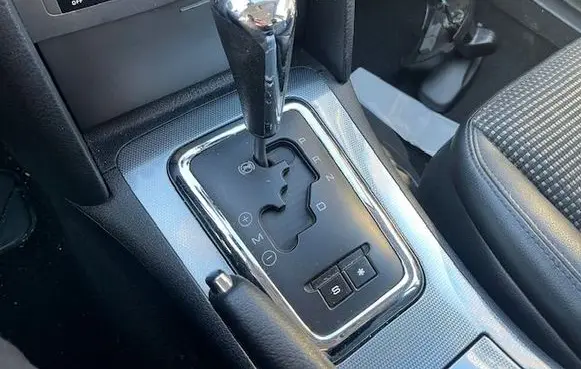 Peugeot 407 Gear shifter/selector 