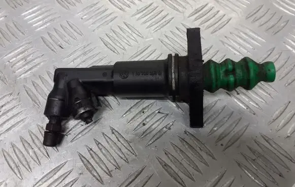 Volkswagen Golf IV Clutch slave cylinder 1J0721261D