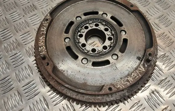 Toyota Avensis T250 Dual mass flywheel 