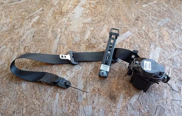 Fiat Freemont Front seatbelt P1SV08DX9AD 620297400D 620286800B