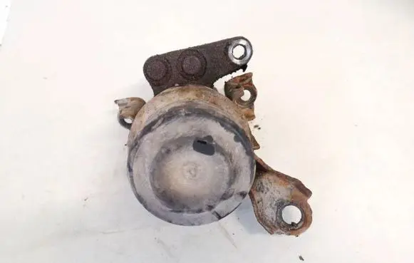 Toyota Avensis Verso Engine mount bracket
