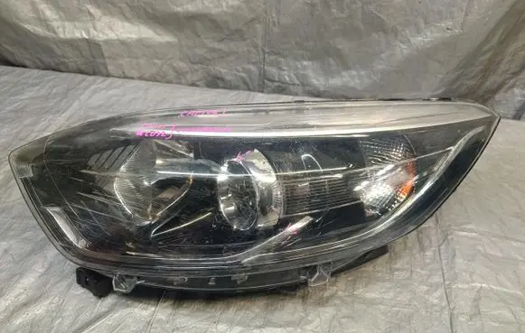 Renault Captur Headlight/headlamp 1305237129