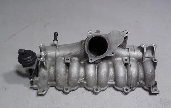 Volkswagen PASSAT B6 Intake manifold 03G129713H