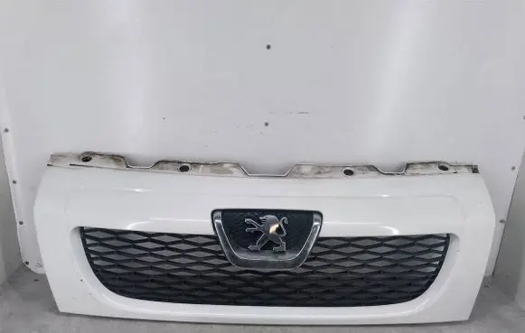 Peugeot Boxer Front grill 1308068070